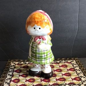 M20 Italy Girl holding flowers piggy bank